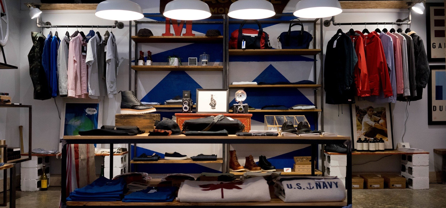 Banner principal de Urban Shop mostrando productos de moda urbana y tecnología